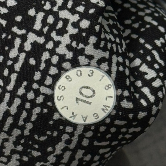 Lululemon Fast & Free Crop II Leggings - Picture 7 of 7